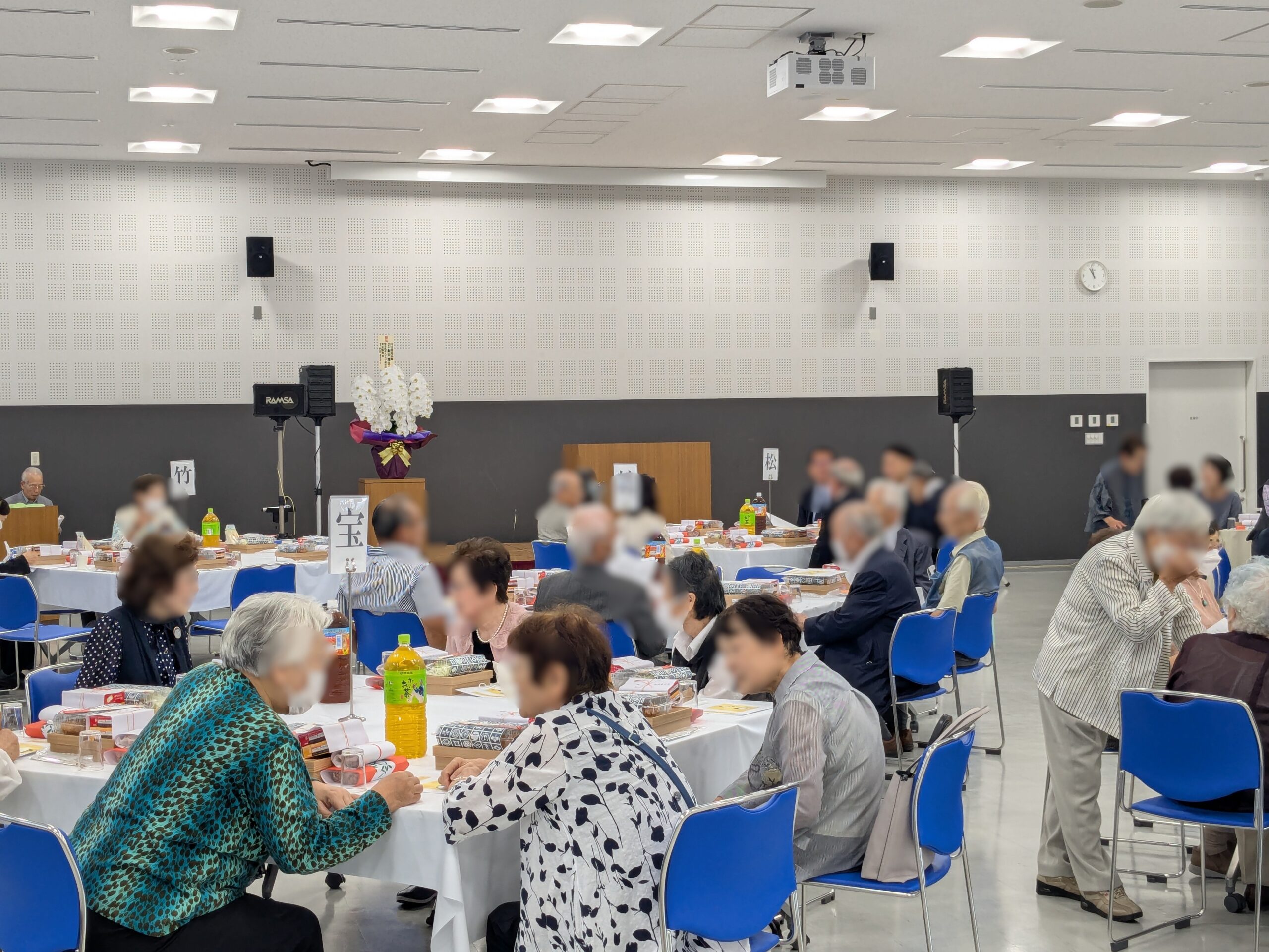 カラオケ大会盛り上がり会場
